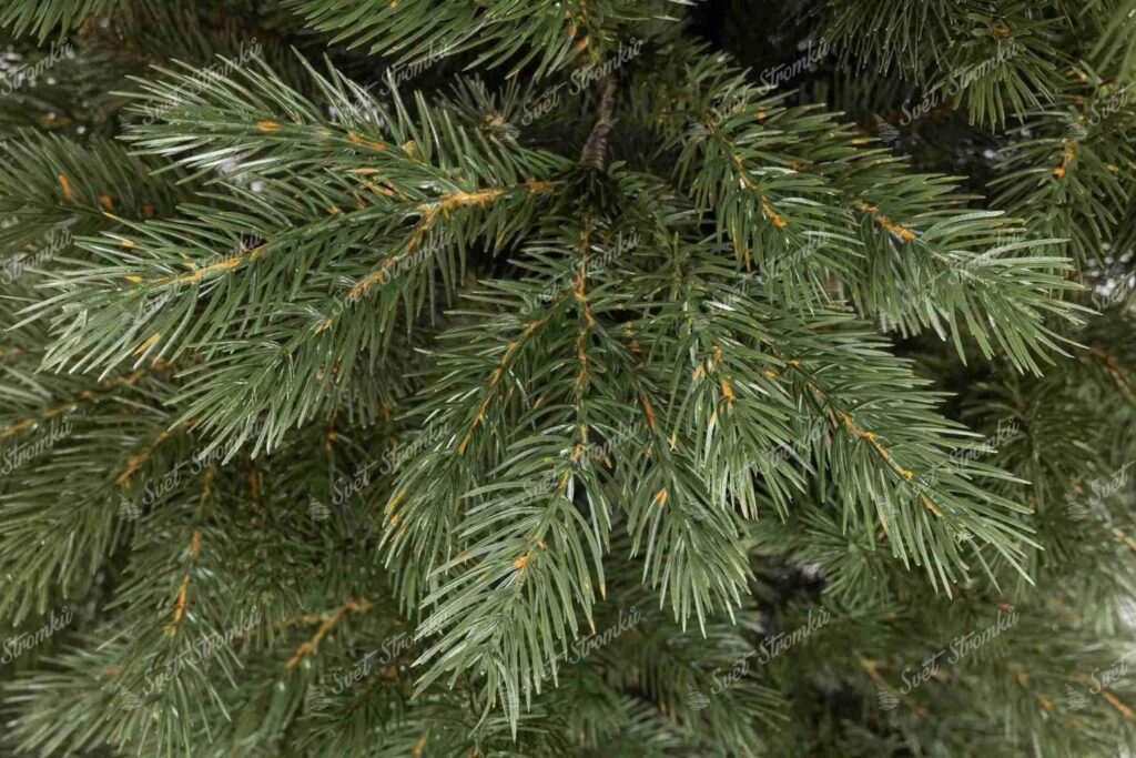 Detailní fotka 3D jehličí umělého vánočního stromku Borovice Himalájská.