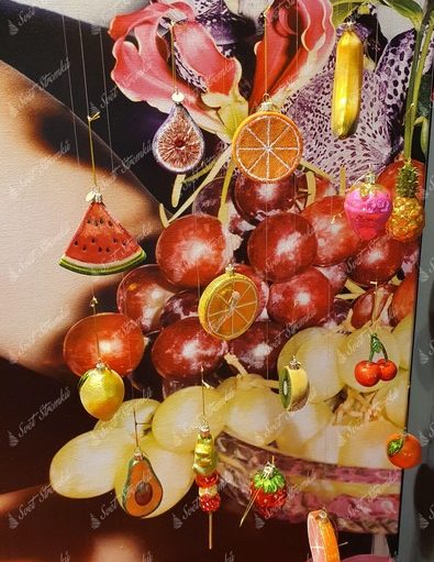 Vánoční ozdoby na stromeček ve tvaru melounu, pomeranče, jahody, kiwi, banán a citronu.