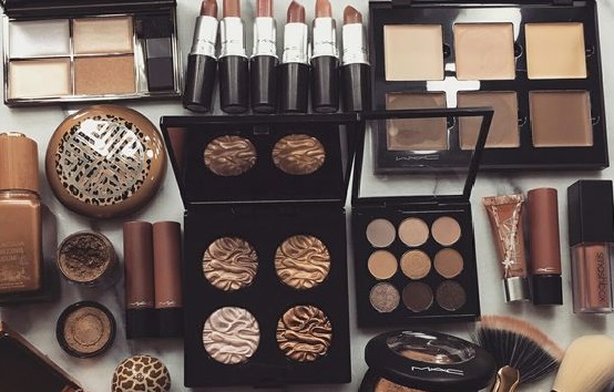 Kosmetika - dárek pod stromeček