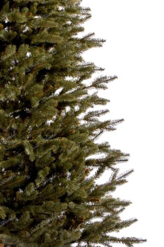 Umělý vánoční stromek 3D Smrk Úzky. Strom má husté zelené jehličí.