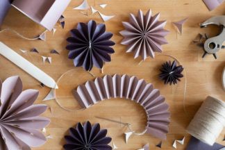 Vánoční dekorace z papíru