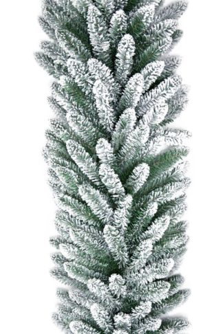 Vánoční girlanda zasnežená