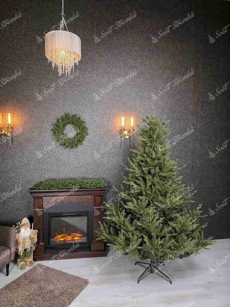 Umělý vánoční stromeček 3D Smrk Irský, má tmavě zelené propracované větvičky